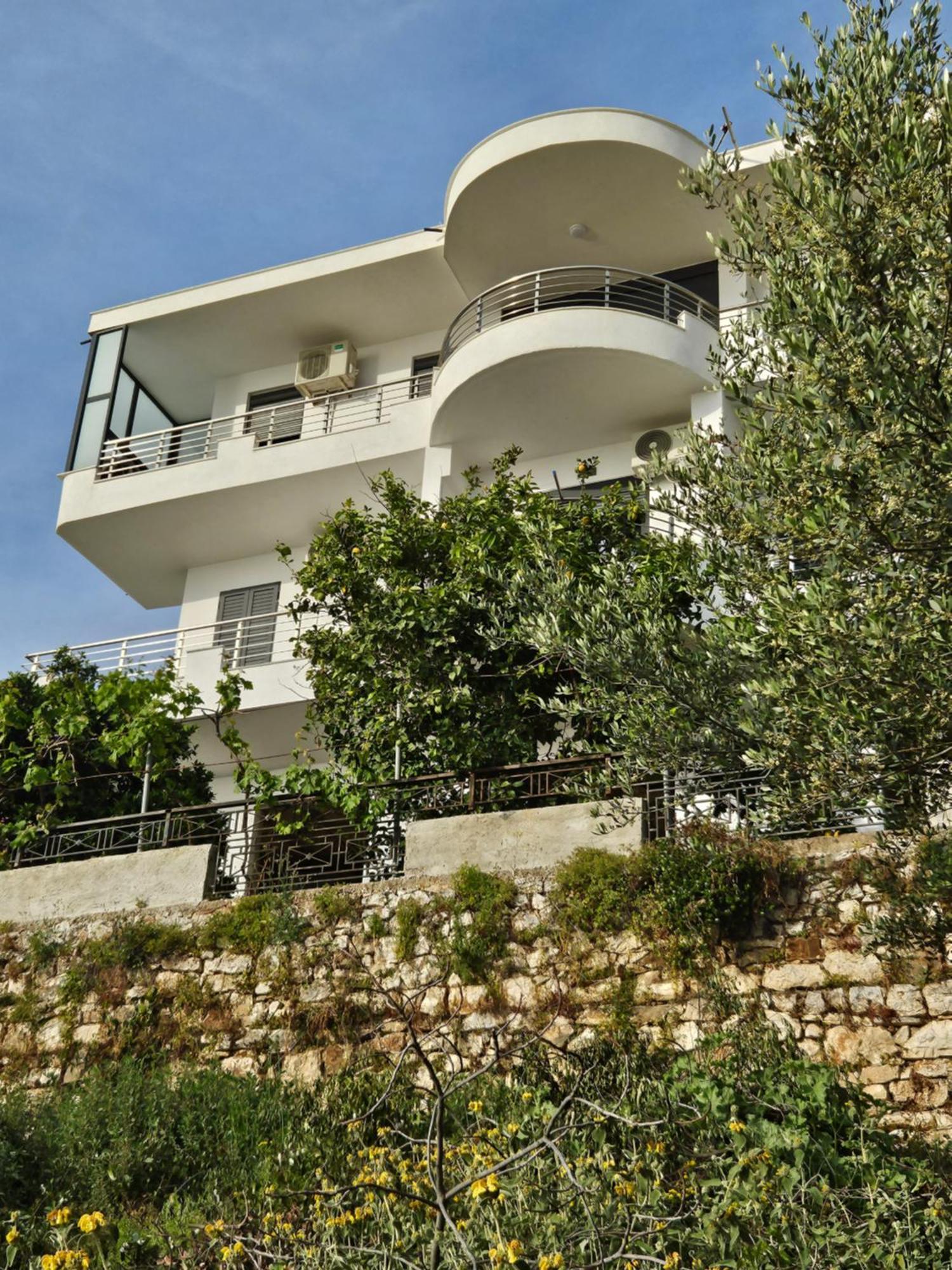 Nora'S Guesthouse Sarande Exterior photo